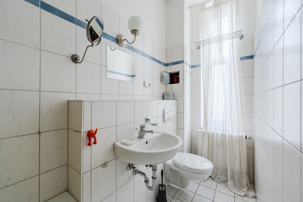 Managed by Wunderflats: Charming Bohemian Chic Altbau Apartment with Balcony in the Quiet Inner Courtyard - Berlin Wedding