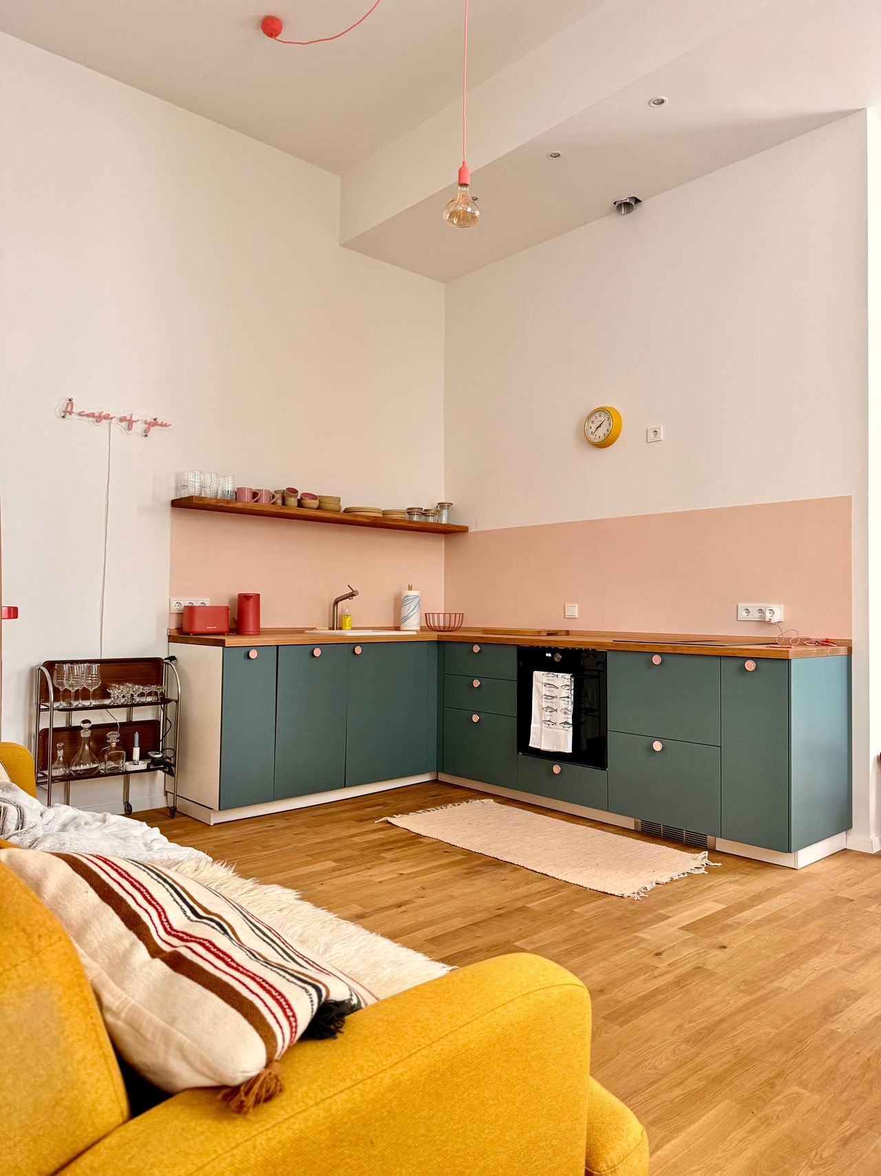 Gorgeous and light studio apartment in beautiful Kiez