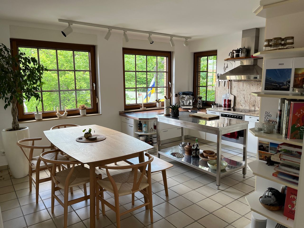 Modern & bright 3-room (120 sqm) maisonette apartment with terrace in Berlin Charlottenburg