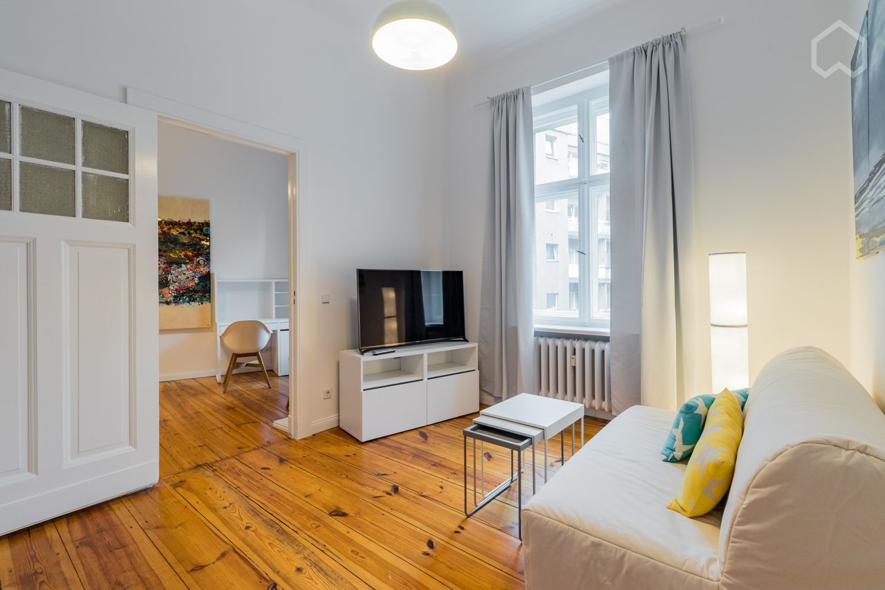 Stylish, high quality and bright furnished & cosy old building flat in lakeside location central for public transport, shopping, etc. in  Charlottenburg Wilmersdorf