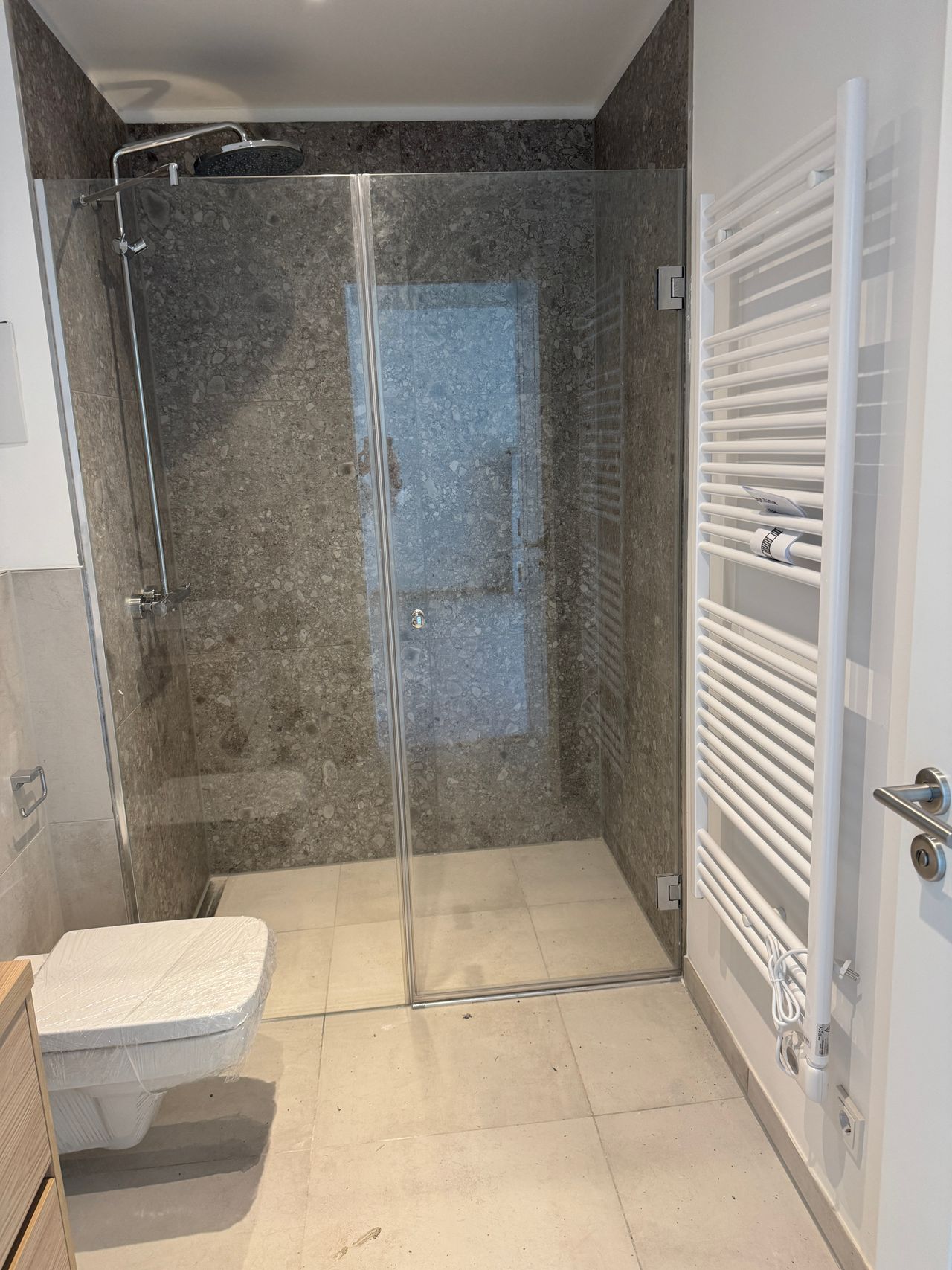 LUXURY APARTMENT WITH ALL-INCLUSIVE RENT
