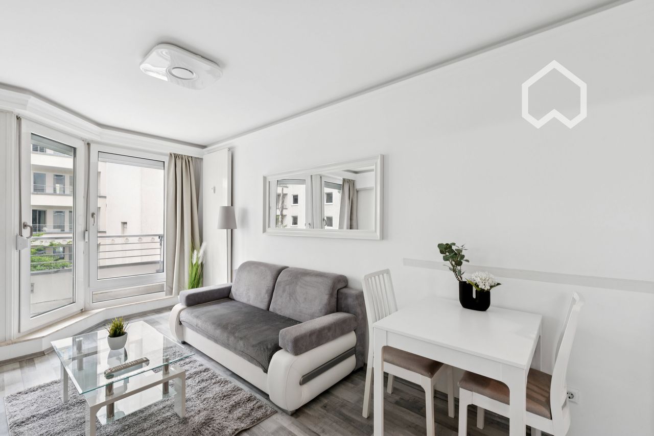 Managed by Wunderflats: Stylish city flat with sunny balcony & concierge service in the heart of Berlin