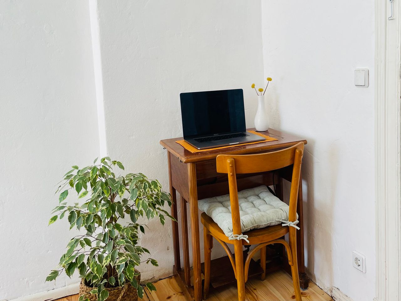 Charming and peaceful Altbau in Friedrichshain