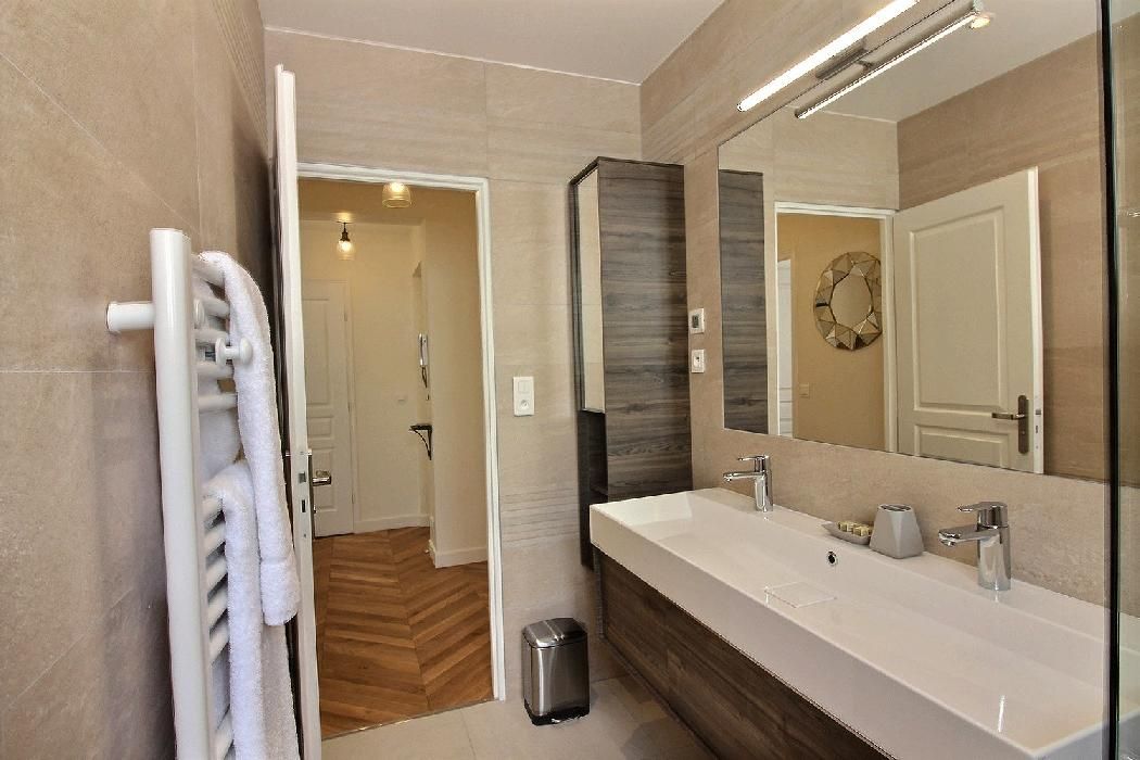 Rental Furnished flat - 3 rooms - 63m² - Champ de Mars