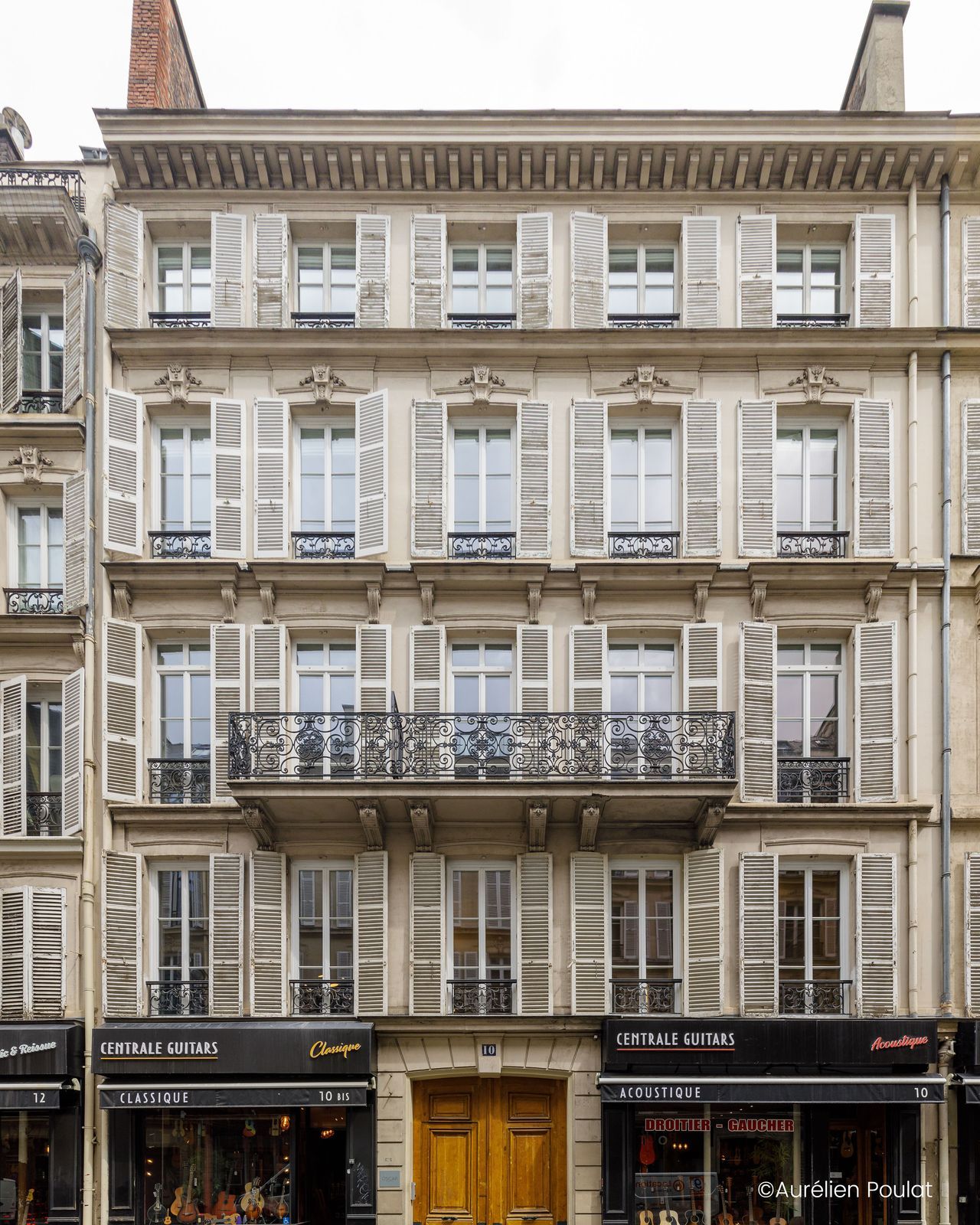 Modern 1-Bedroom Flat in the heart of Paris - Gym, Coworking, and Courtyard Access!