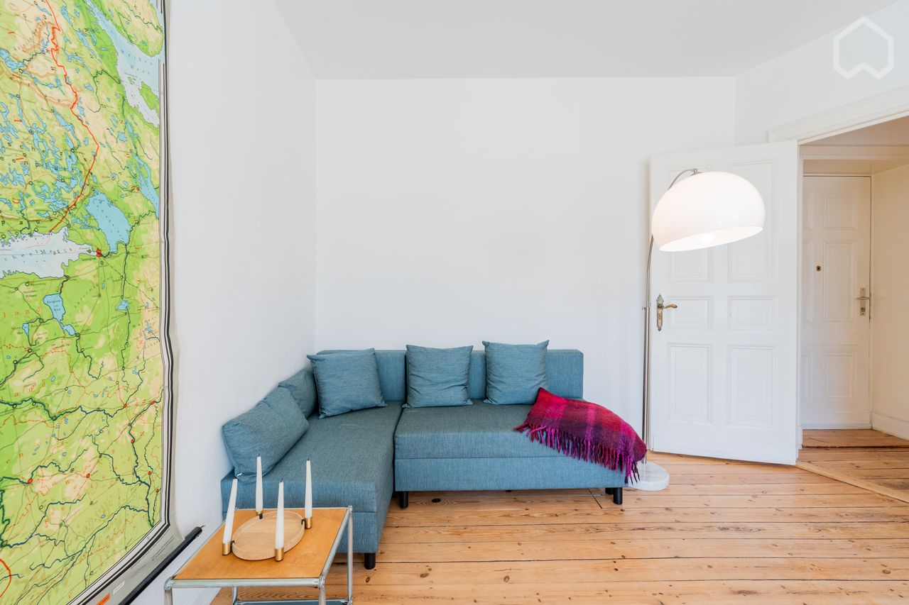 Bright & charming and modern studio in Prenzlauer Berg with french Balcony