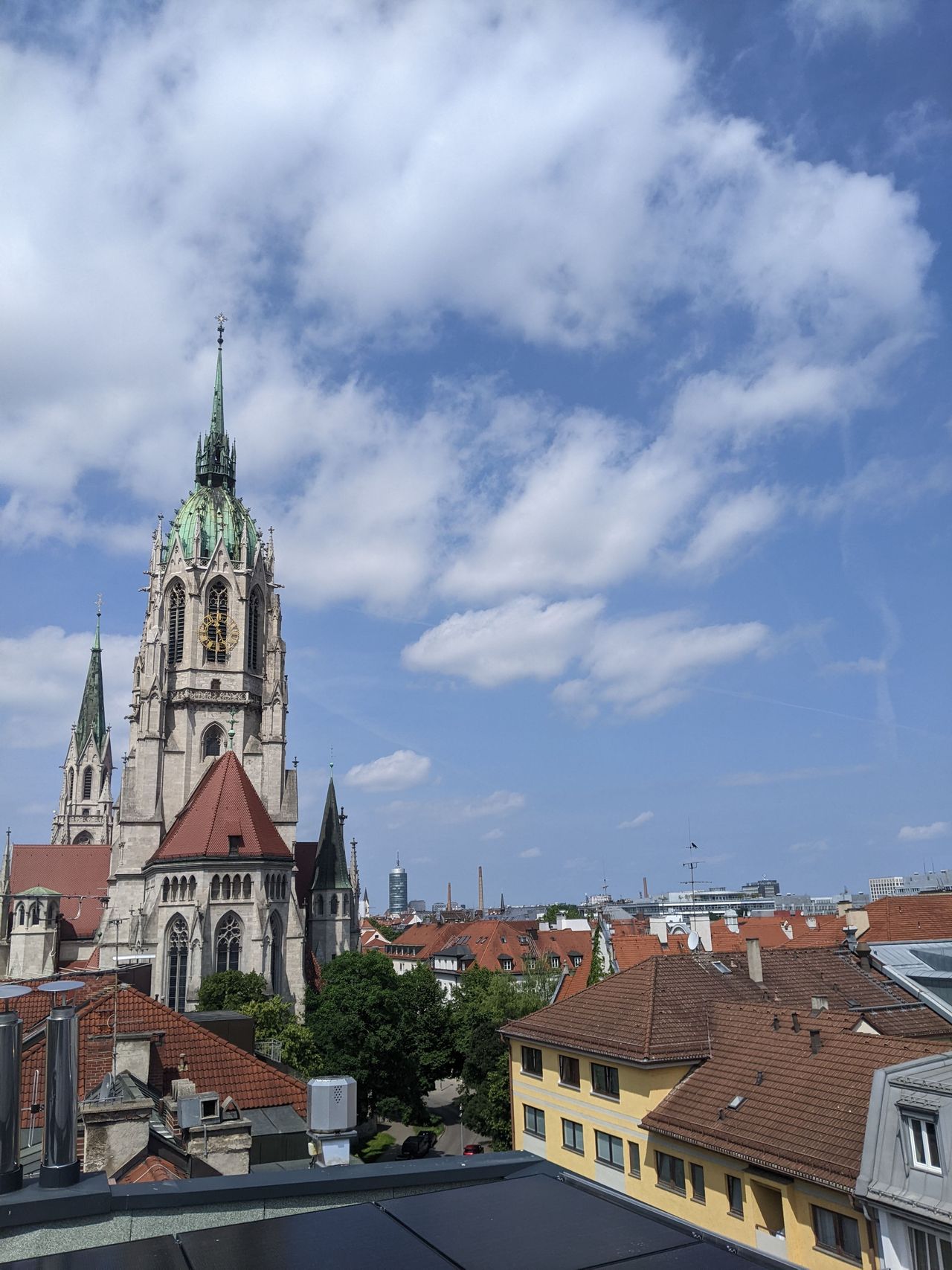 Stylish Conlon House Two-room Apartment | Prime Location Munich | Fully Equipped Kitchen & Amenities