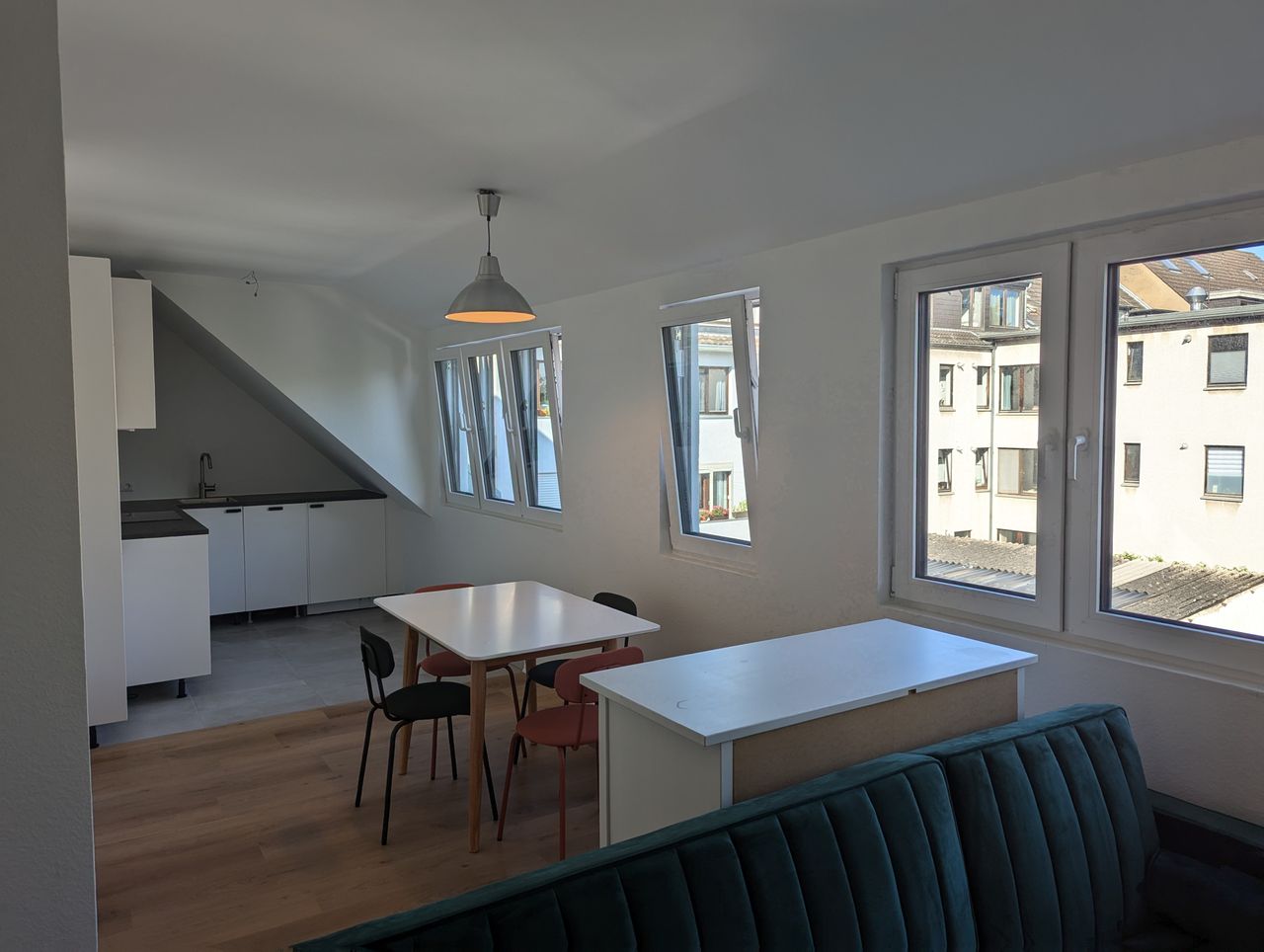 Stunning Newly Renovated Apartment in Braunsfeld, Köln