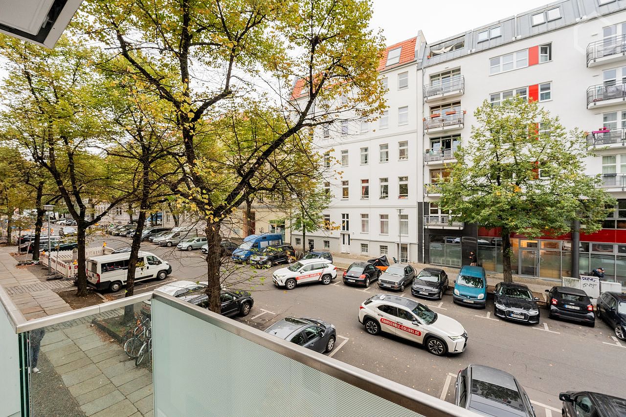 Spacious loft-style artist flat in Mitte with underground garage