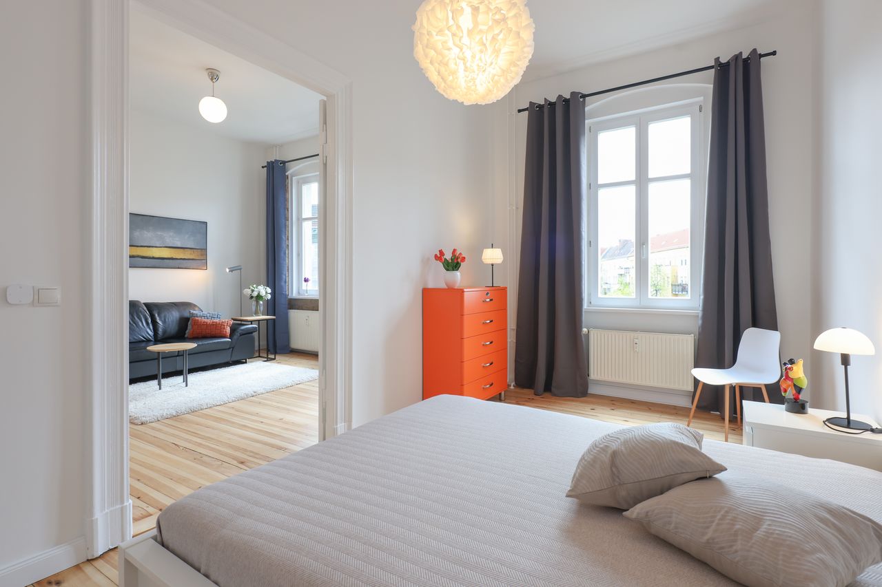 Light-flooded refurbished 2-room flat near Simon-Dach-Straße with south-west-facing balcony