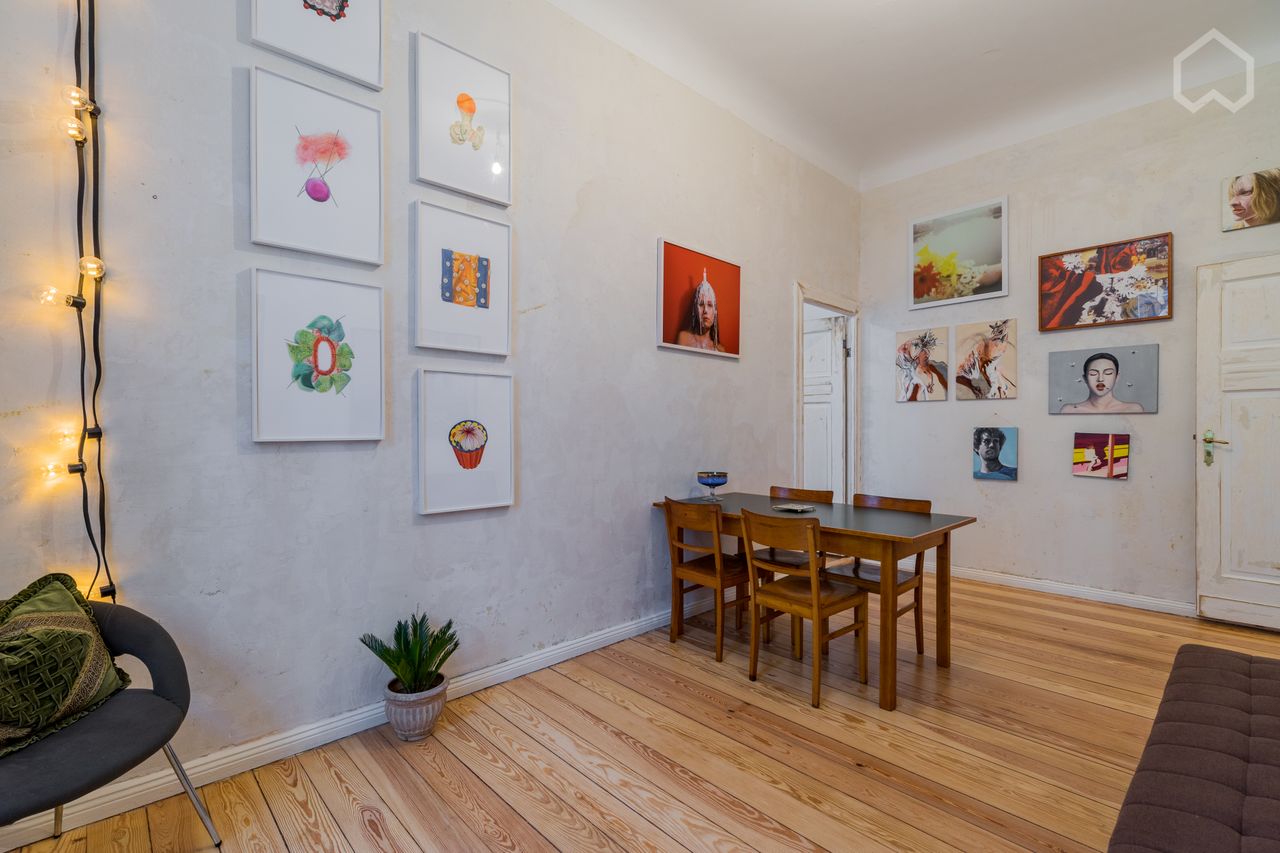 Stylish charming flat full of Art next to Treptower Park