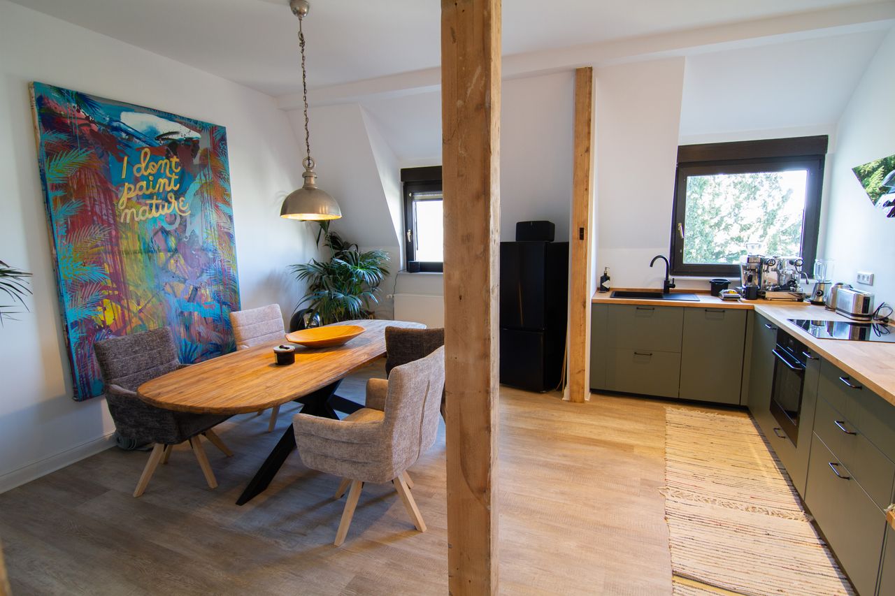 ALTBAU- Freshly refurbished & stylishly furnished 2.5-room apartment in Mülheim Ruhr