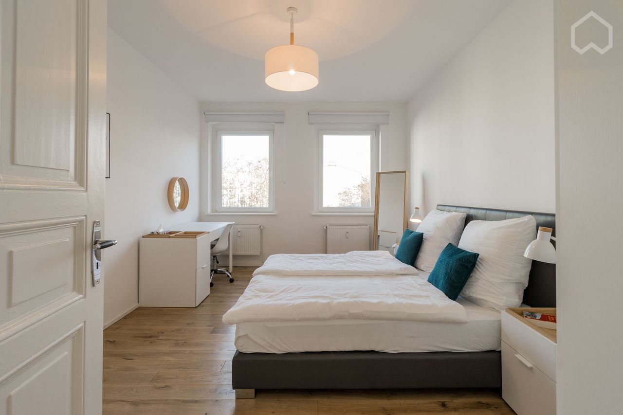Brand new furnished and renovated apartment near Ostkreuz is waiting for the very first tenants