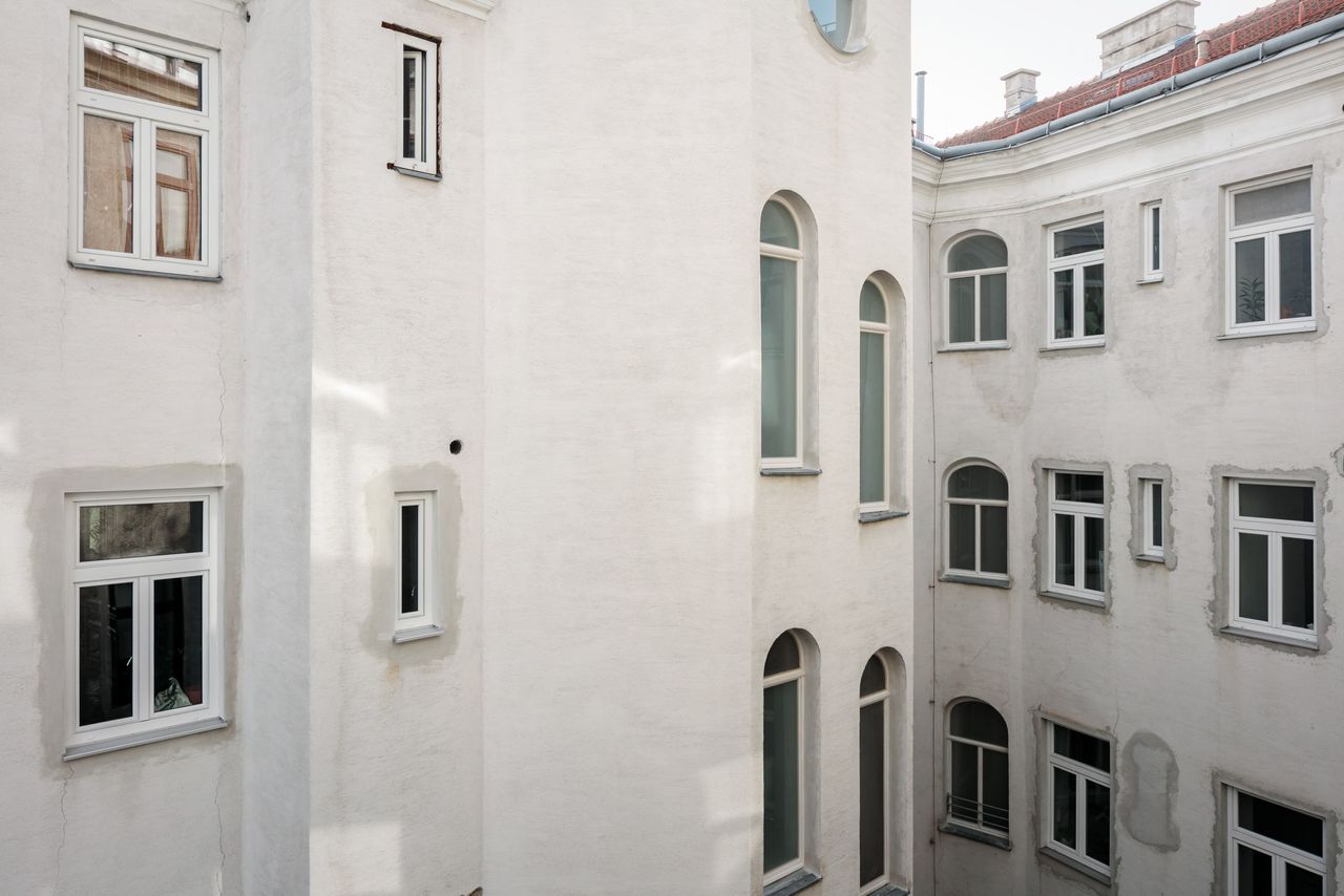 Central & Spacious 1BR, Vienna Charme, 1month+