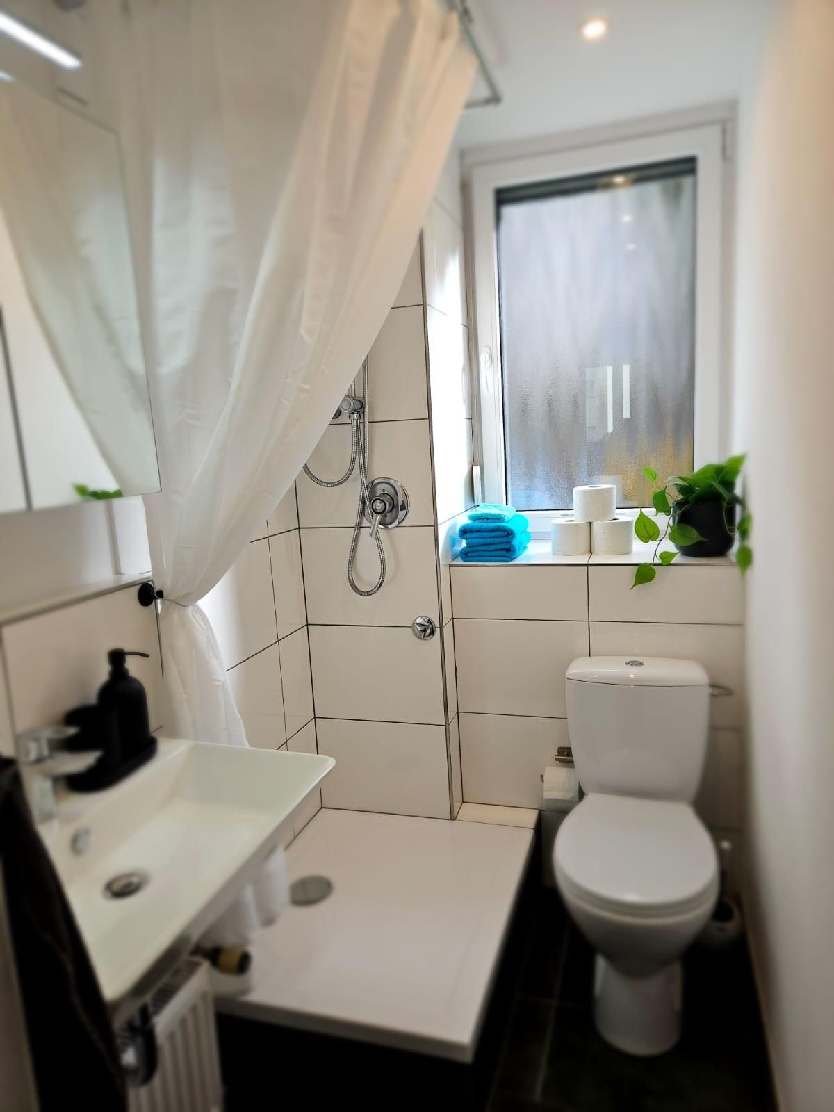 Newly renovated, comfortable flat with balcony close to Messe Frankfurt