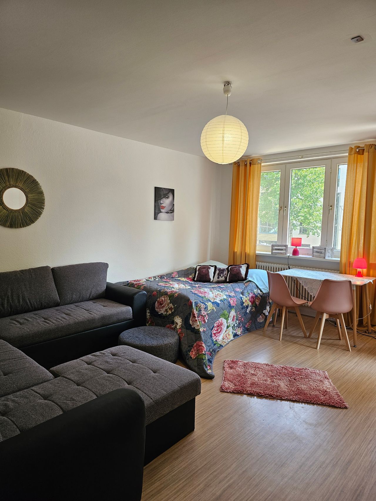 Berlin-Mitte: 2 room apartment with balcony