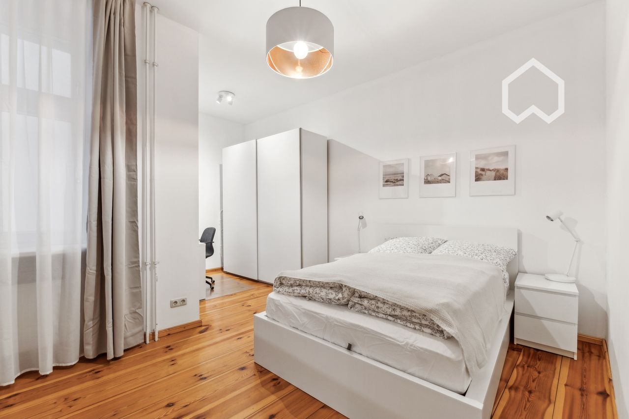 Stunning and Spacious Furnished 80 sqm Apartment with Balcony in Berlin Prenzlauer Berg