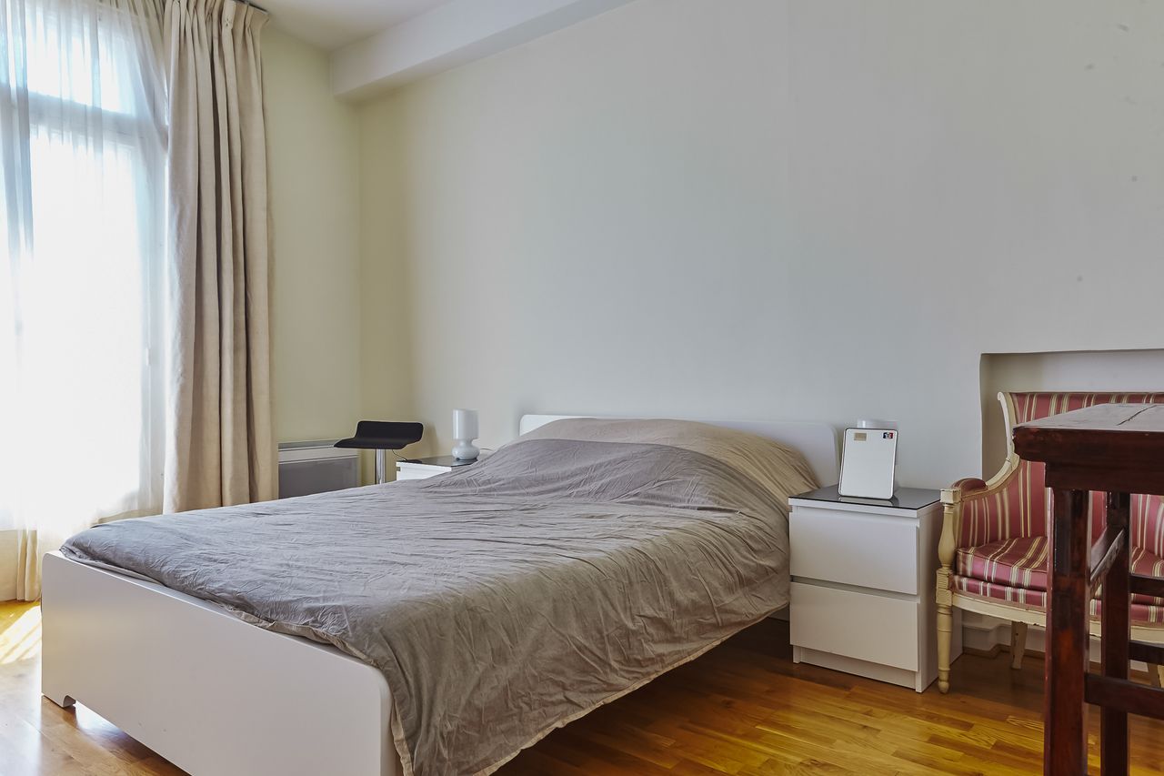 elegant 2-bedroom apartment spans 72 sqm, offering ample space and comfort for your stay