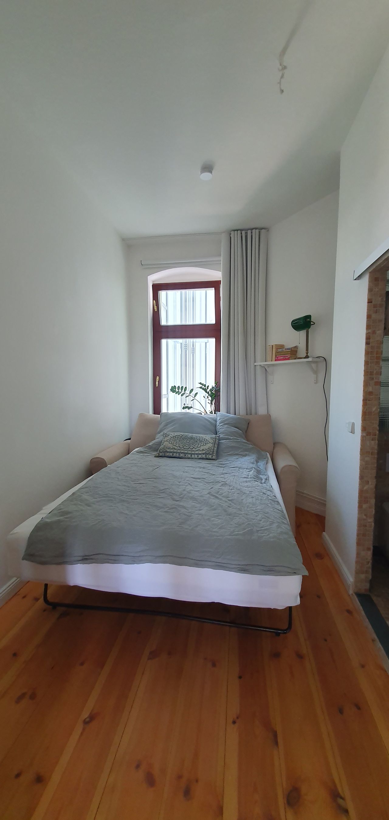 Bright, social and central apartment close to Mauerpark and Volkspark Humbolthain