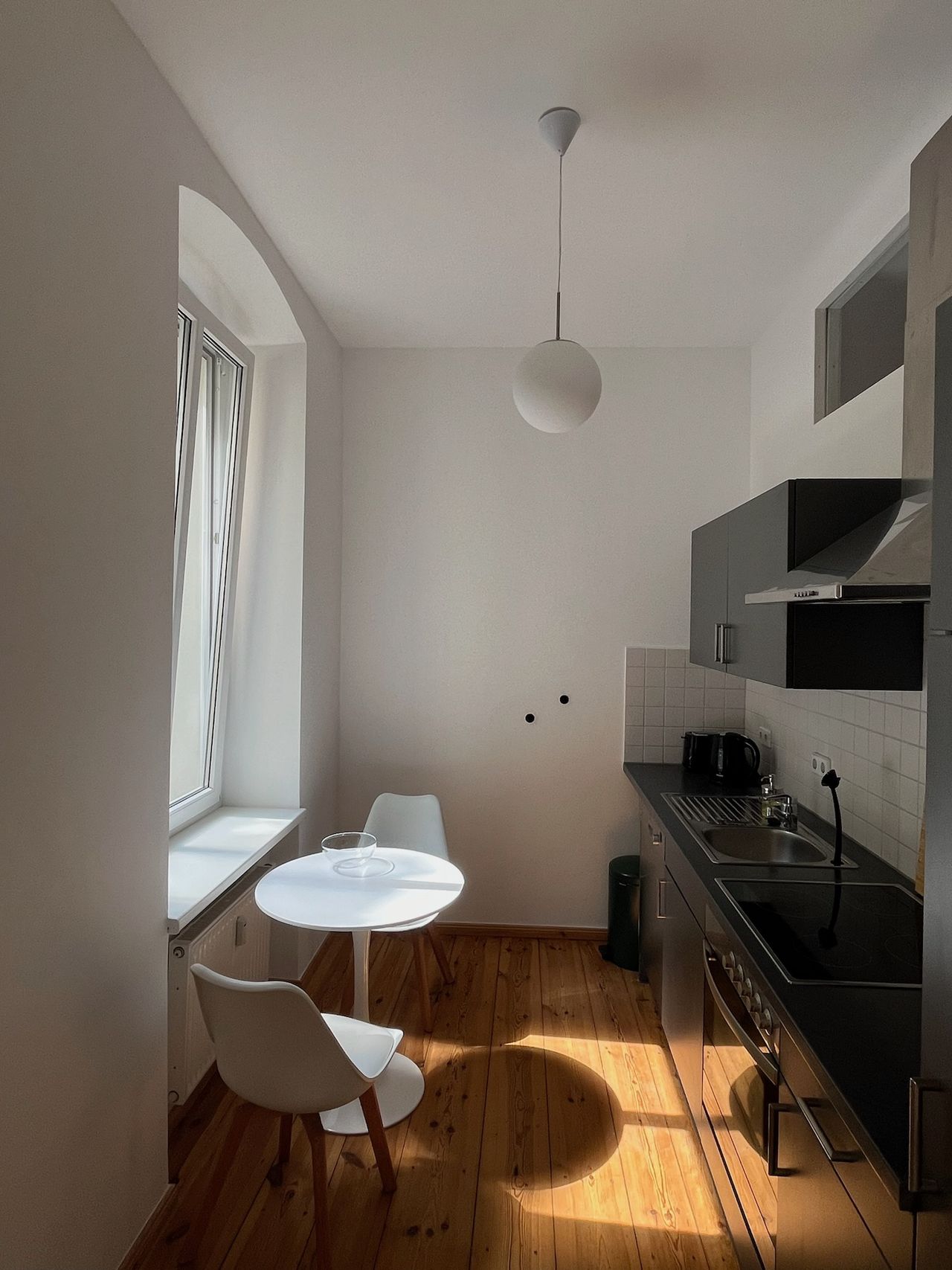 Freshly renovated, bright  1-room flat in Prenzlauer Berg