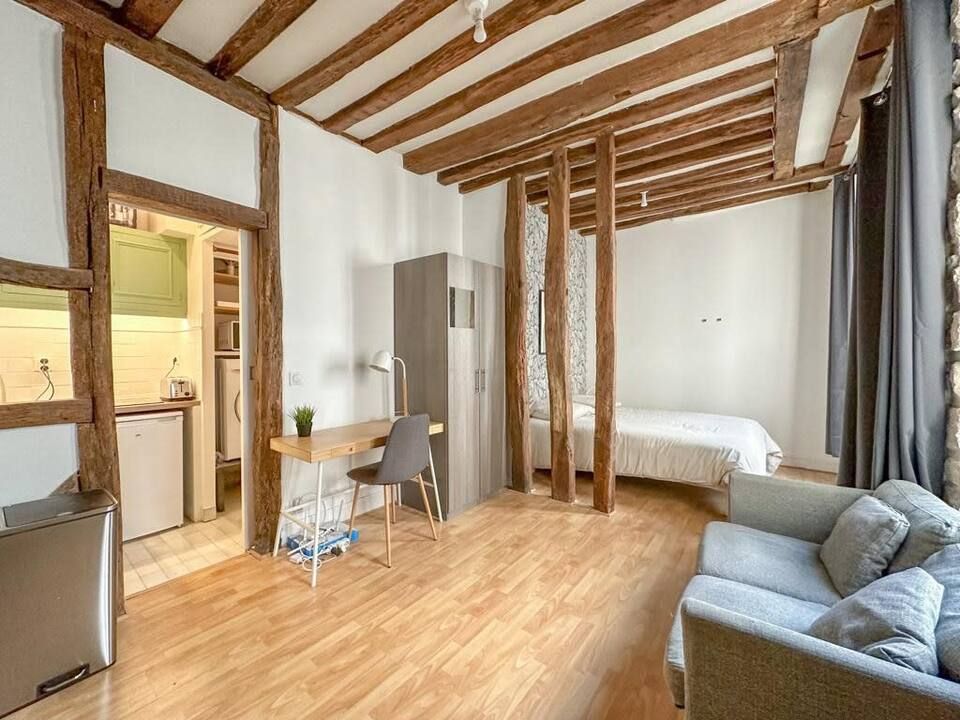 A 23 m2 studio ideally located in the 5th arrondissement.