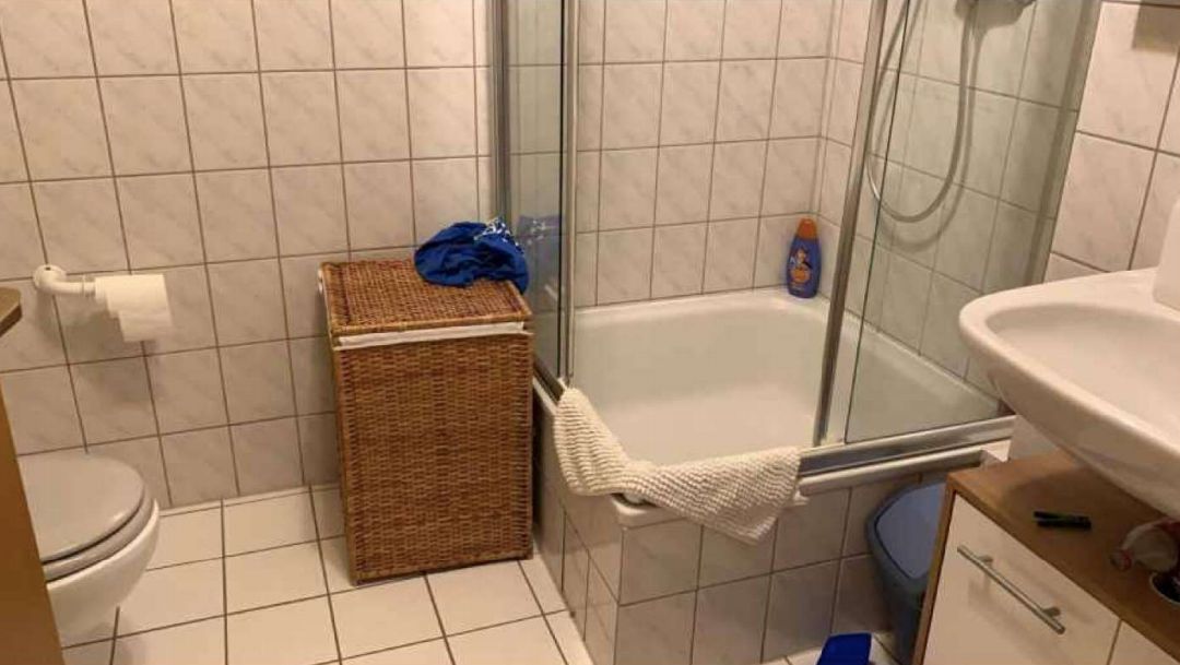 40sqm apartment in Bochum with good transport connections and parking (on street)