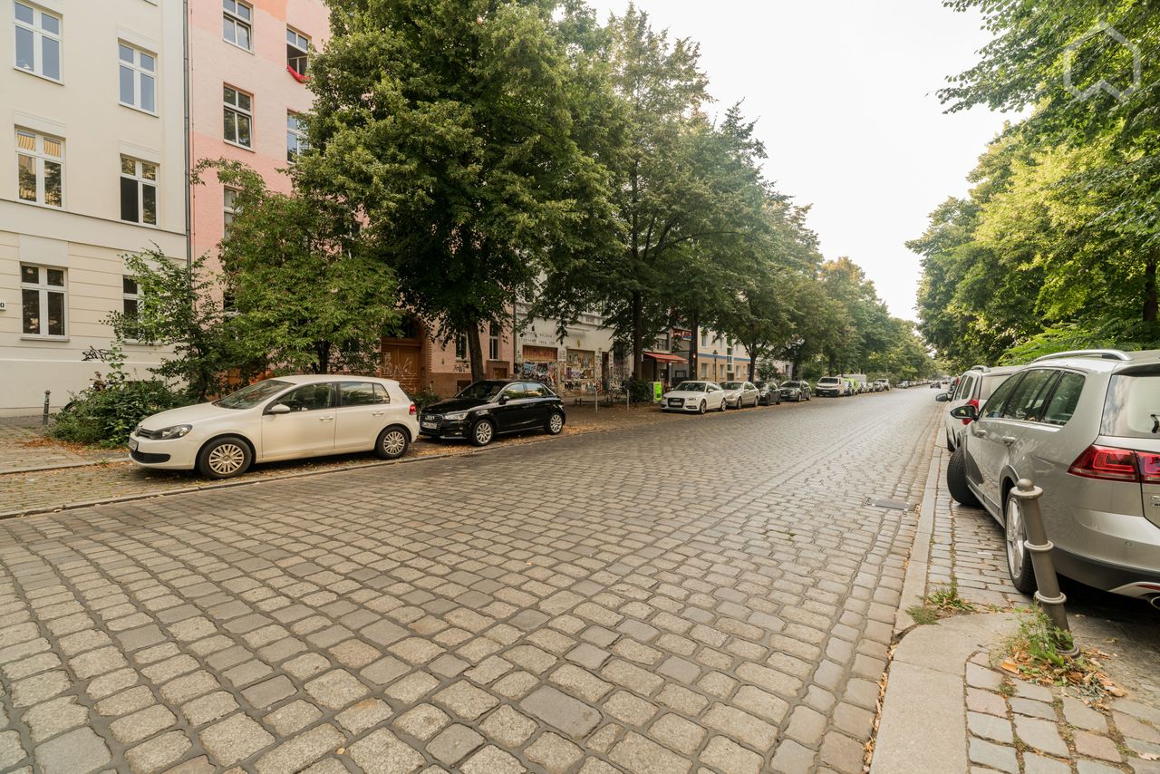 Renovated 3 room apartment (3 bedrooms) in Kreuzberg near Paul-Linke-Ufer