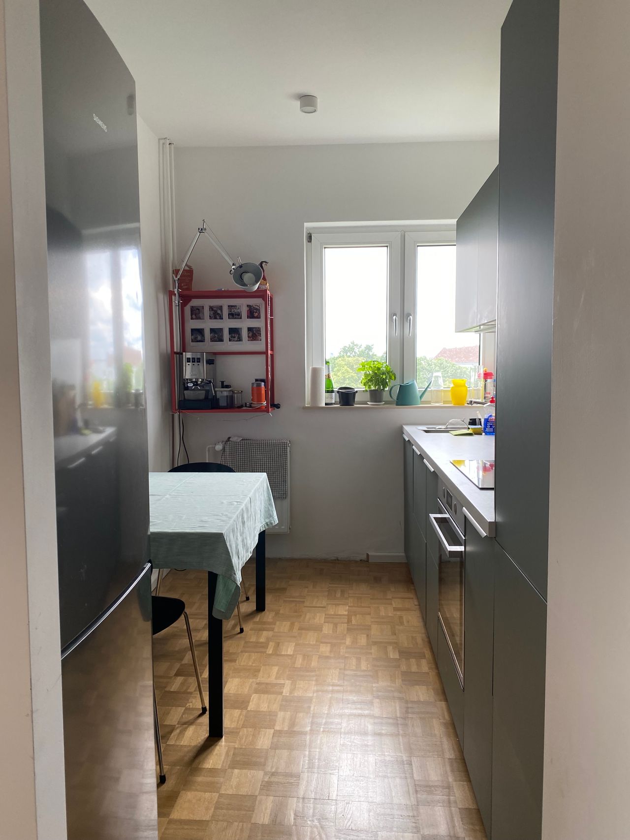 Furnished 2-room flat with fitted kitchen directly by the park