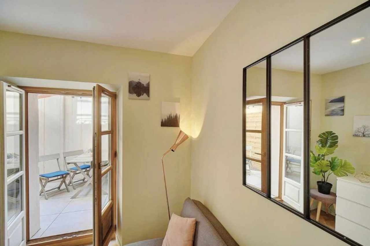 Magnificent 2-room flat in the heart of Le Suquet, Cannes