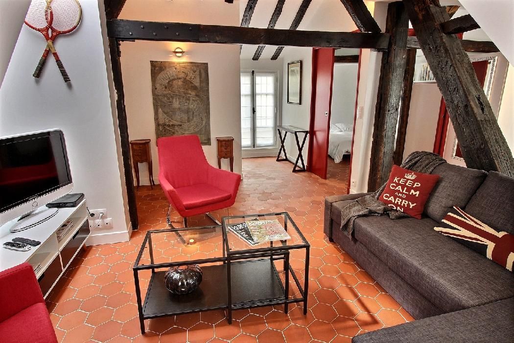 Superb two bedroom flat with sofa bed in the heart of paris
