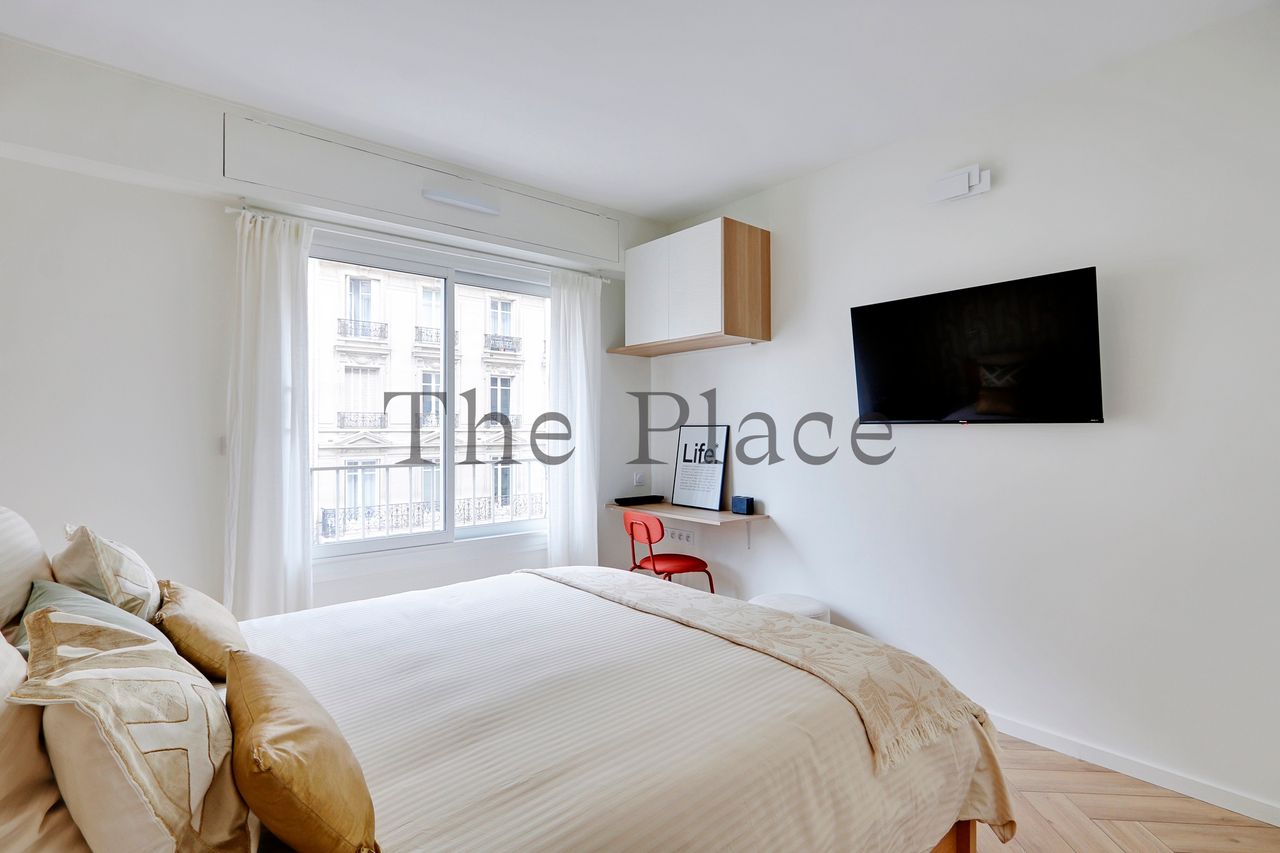 Charming contemporary 2B apartment - sunny balcony
