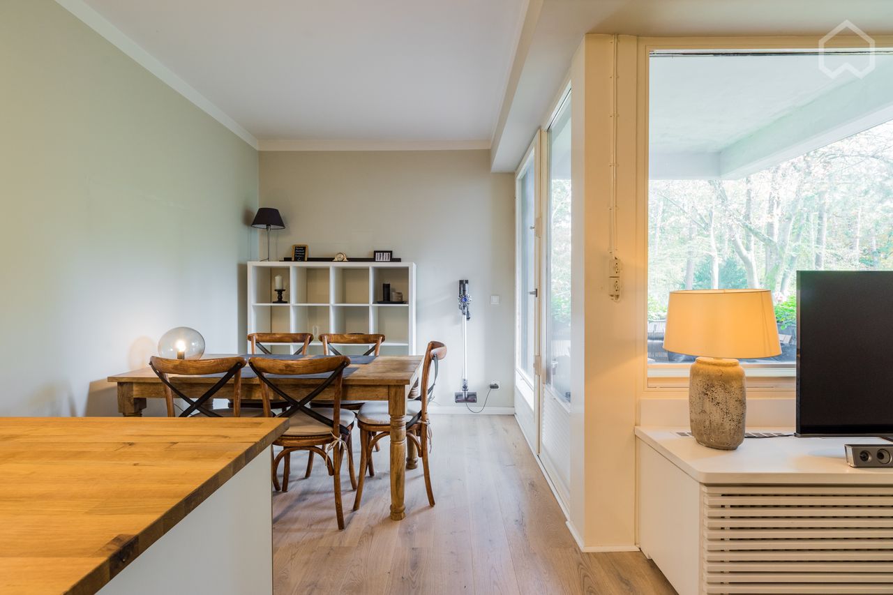 Elegant and cozy appartment in one of Berlin's nicest neighbourhood with view on a park