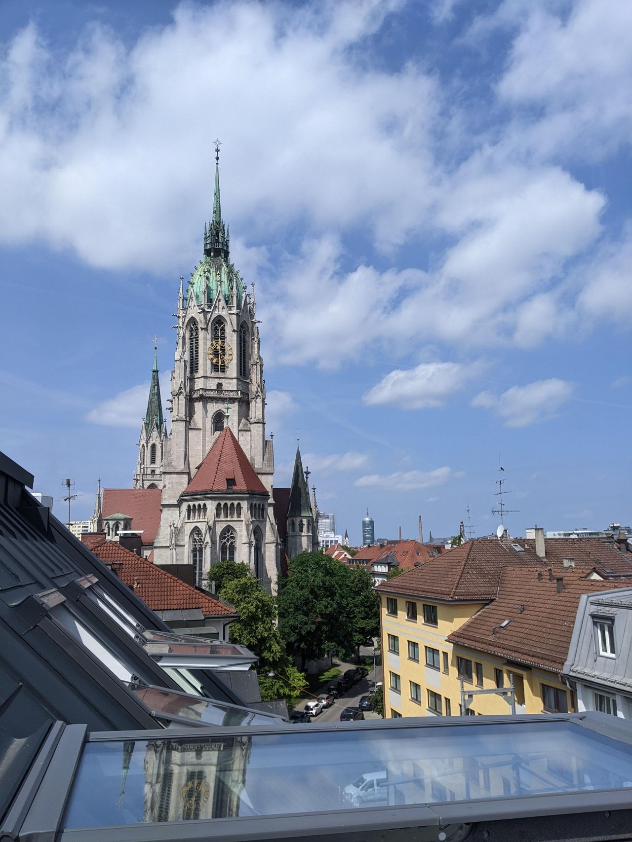 Stylish Conlon House Two-room Apartment | Prime Location Munich | Fully Equipped Kitchen & Amenities