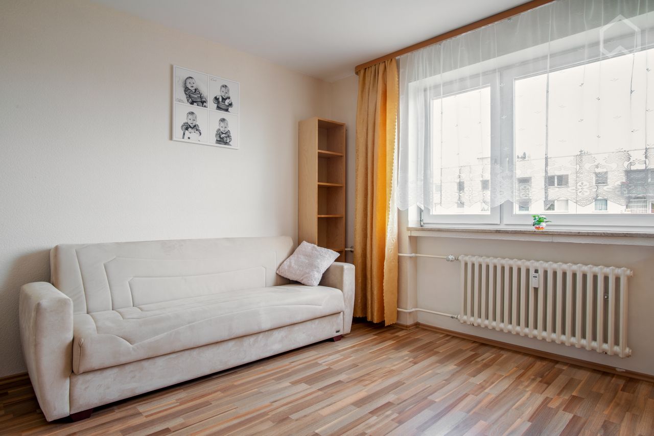 Spacious 3 room apartment with sunny Balcony close to the airport and trade fair