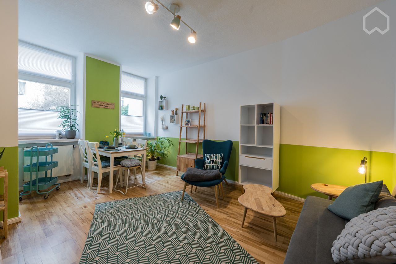 Beautiful and modern "Garden Oasis" in top location of Charlottenburg