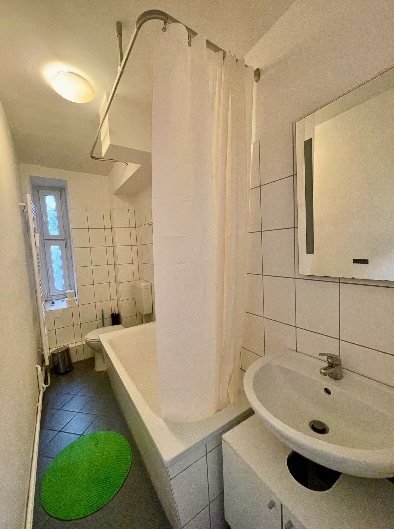 2.5 Rooms Accessible Apartment in Neukölln, near the water: Maybachufer/Landwehr Canal/Reuterkiez