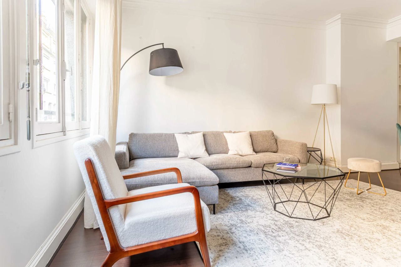 Stylish 1-Bedroom Apartment in the Heart of the 16th Arrondissement