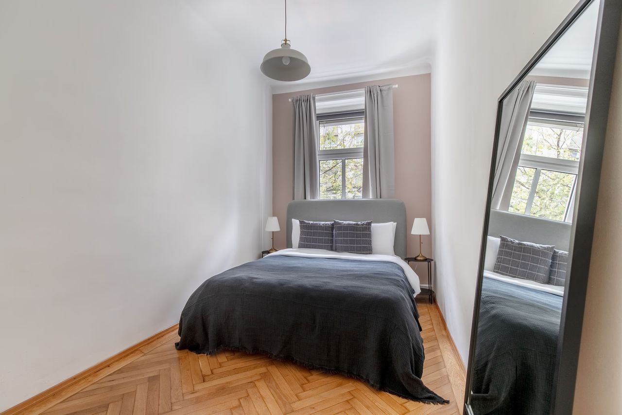 Fantastic & charming flat close to city center