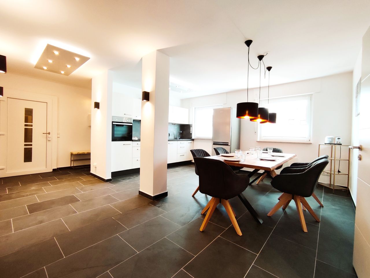 Bright & Spacious Apartment w/ Sauna