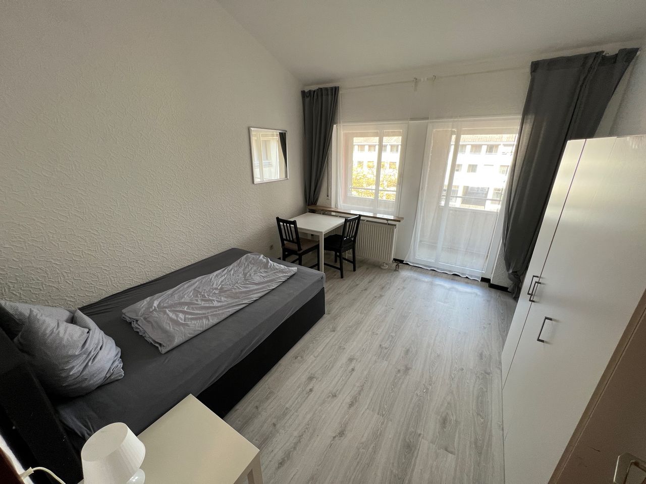 Recently renewed 1-room-Apt with balcony in Karlsruhe-Waldstadt