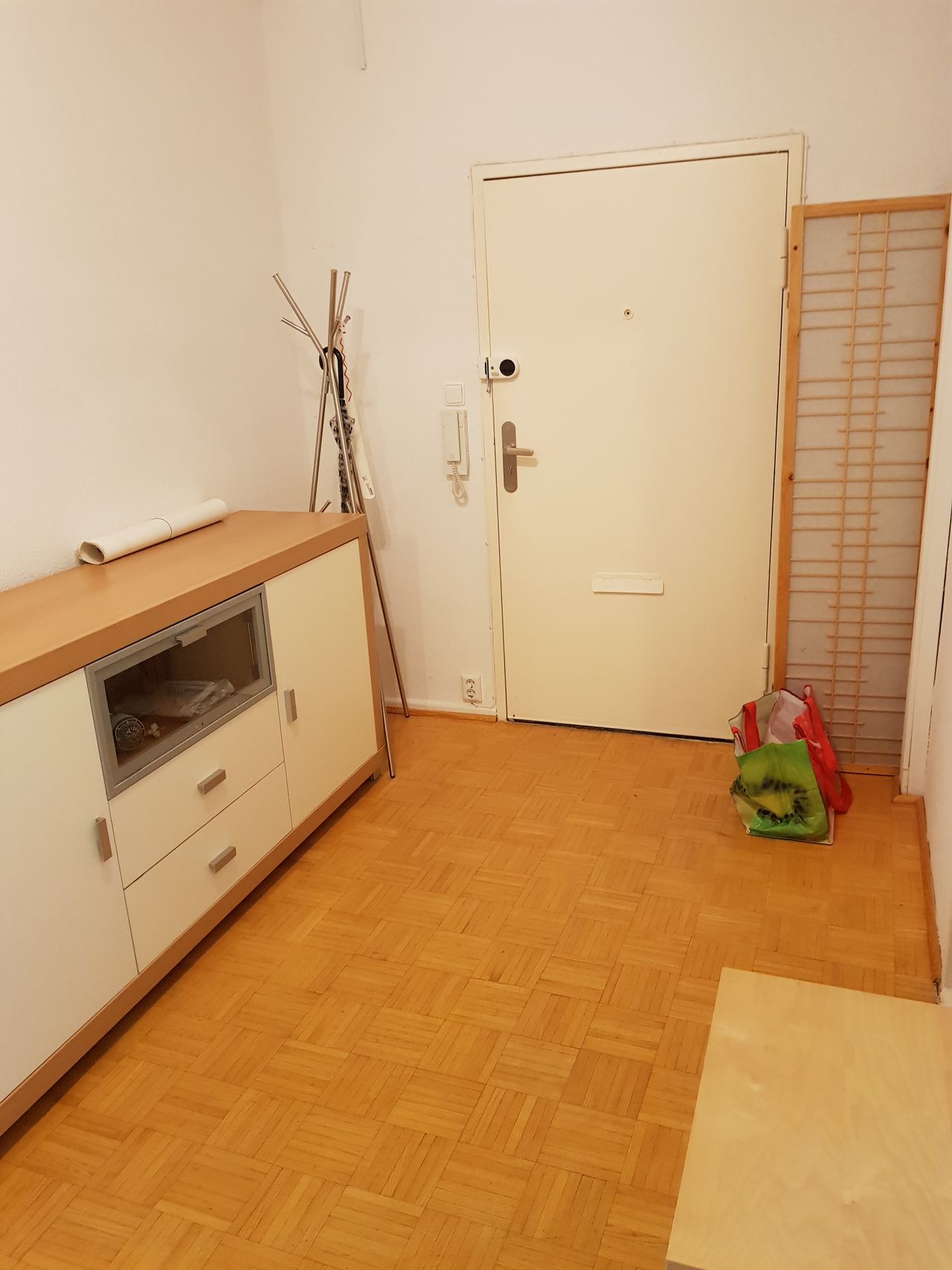 Top connection, U2 Charlottenburg Neu Westend (2 min.) S Heerstr. (8 min.), bright, safe, fully equipped, 2 workplaces possible