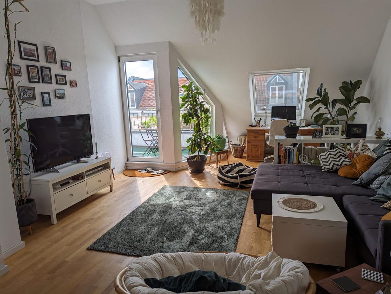 Charming 2-Room Apartment in Schöneberg with Roof Terrace – April & May 2025