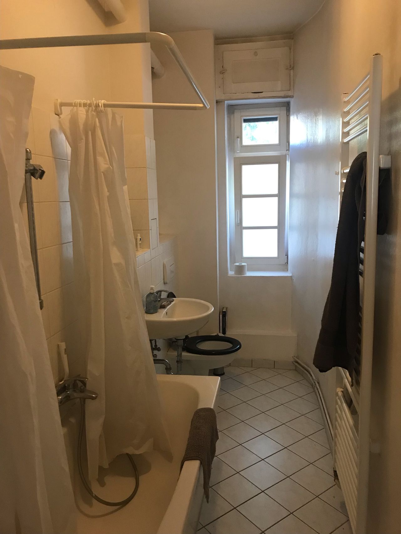 Beautiful Serene 2 Bedroom Apartment in Berlin Wedding/Reineckendorf Available May 1-August 15