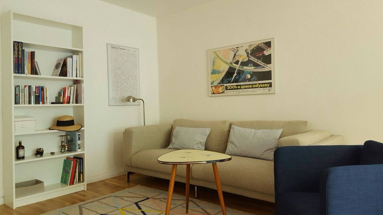 Beautiful 2 rooms flat with balcony next to Tiergarten park in Moabit