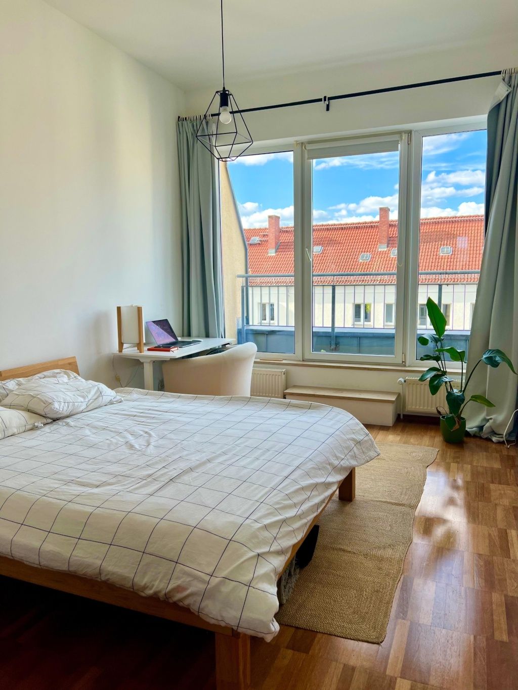 Cozy 75m2 Apartment with Two Balconies in Berlin-Mitte