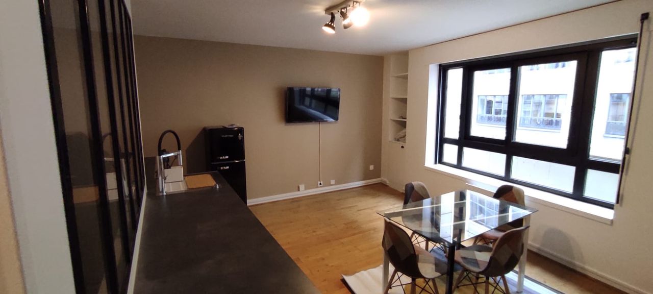 Apartment - Near Montmartre / Sacré Coeur - Renovated 1 living room and 1 bedroom