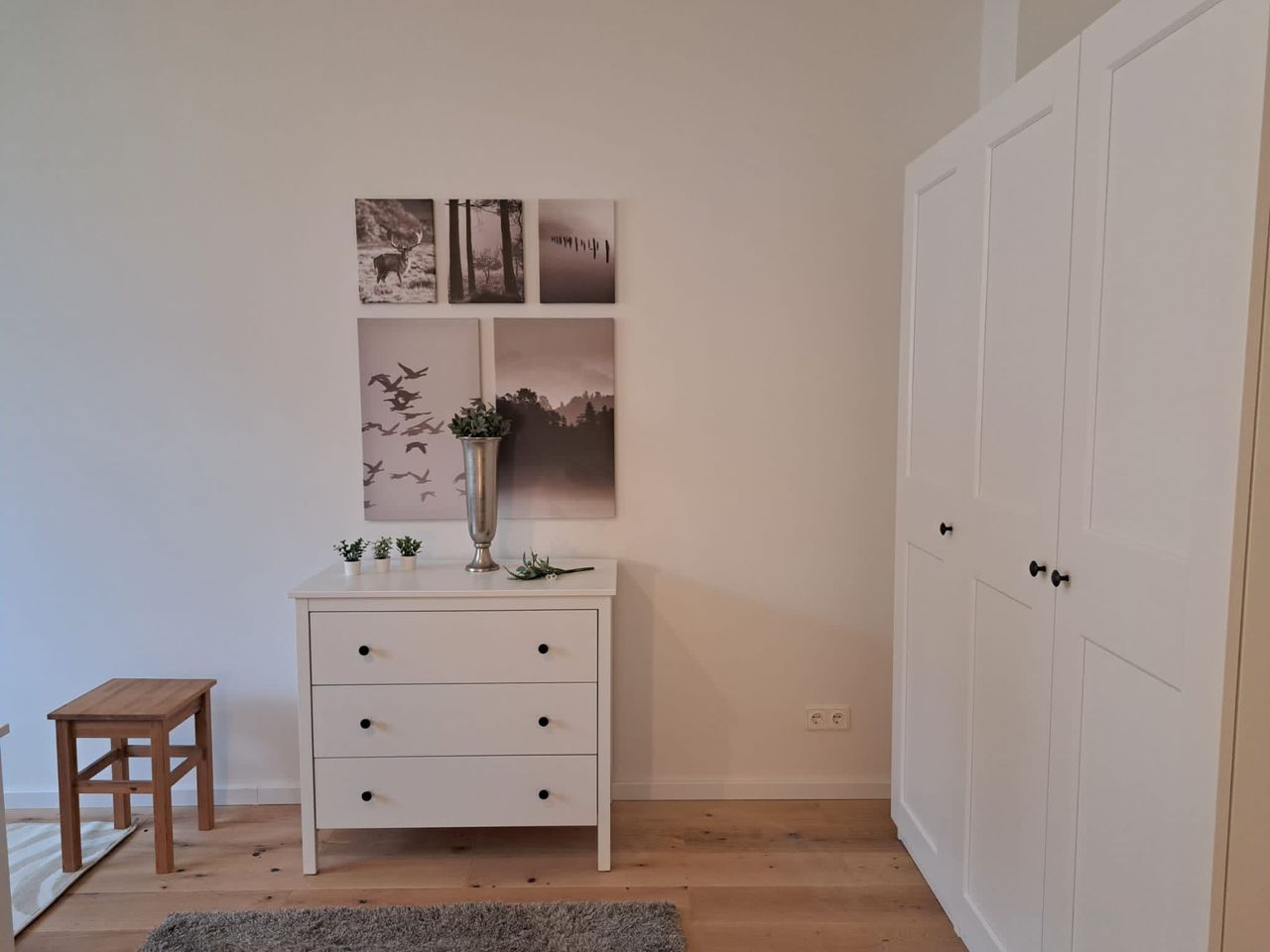 2 room apartment in Berlin Adlershof with parquet floor, balcony and fast WiFi