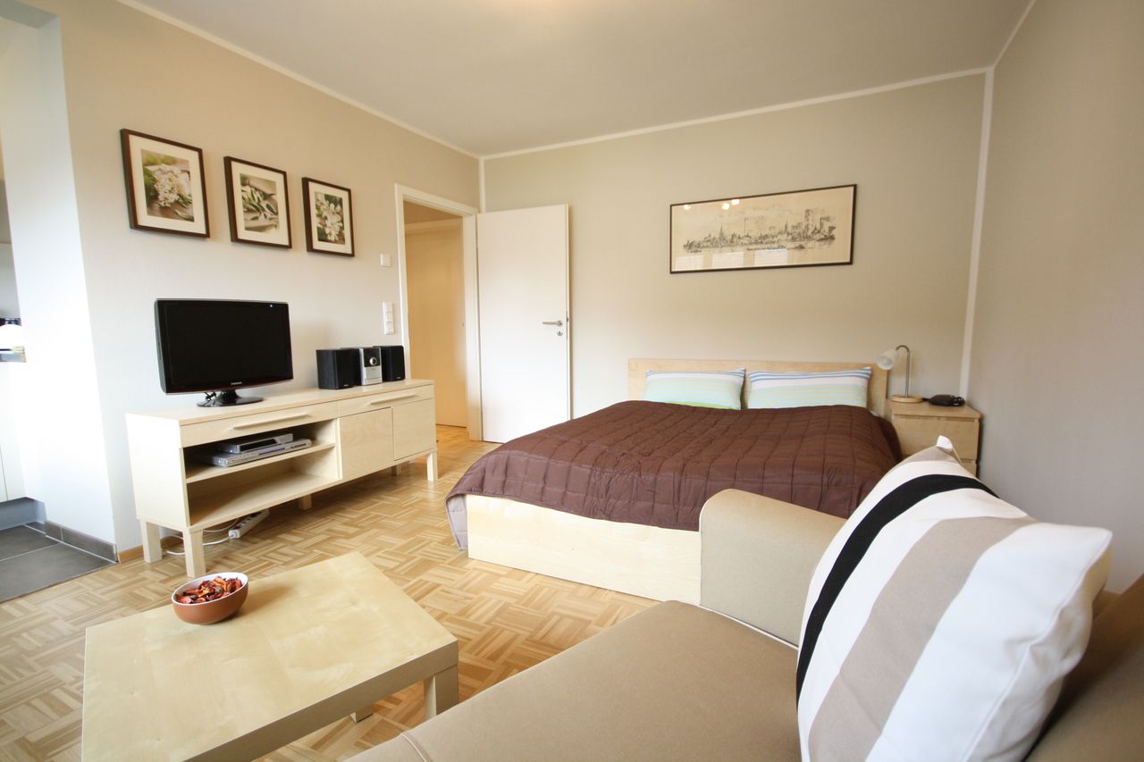 Quiet, comfortable apartment, within walking distance of Messe Essen and Büropark Bredeney