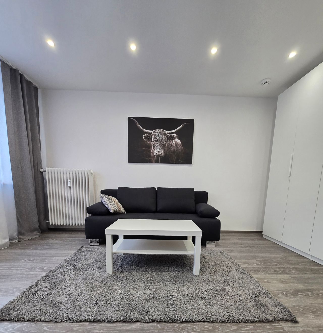 Near old town & subway & Maxtor 1.5-room apartment
