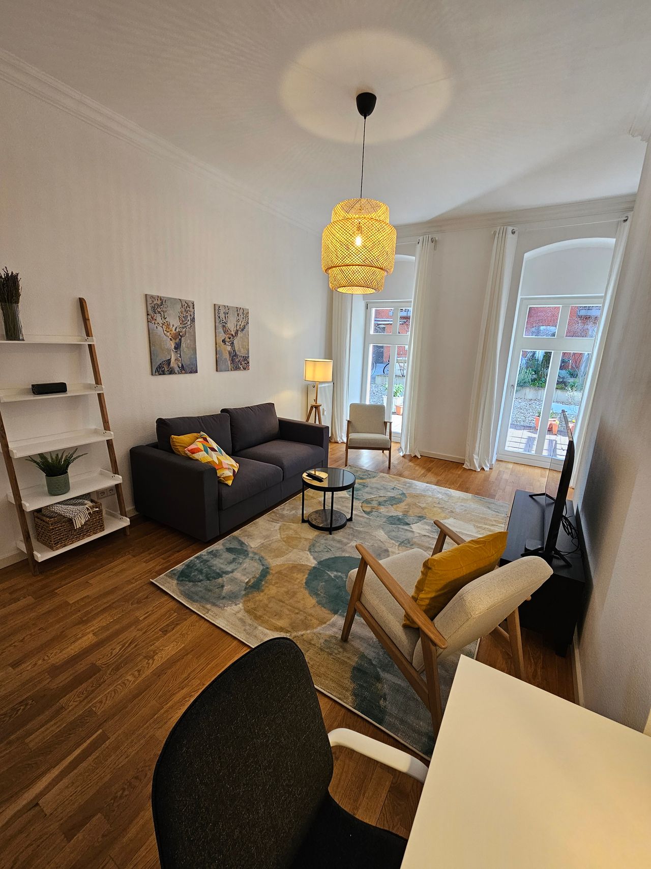 Fully modernized apartment with idyllic courtyard terrace in the heart of Friedrichshain